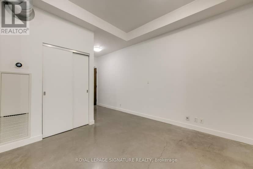 211 - 625 Queen Street E — photo 7 of 40