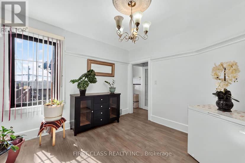 150 Caledonia Road — photo 10 of 34