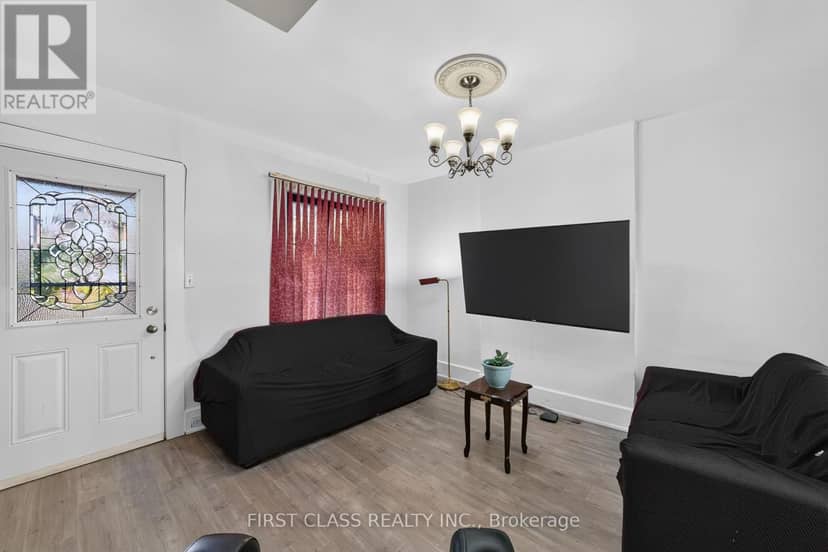 150 Caledonia Road — photo 9 of 34