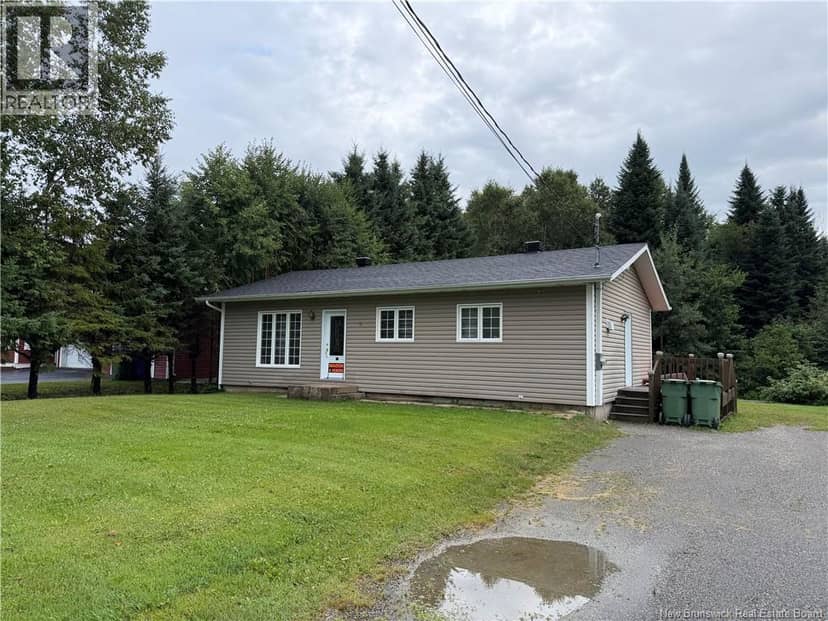 9 4th Avenue, Clair