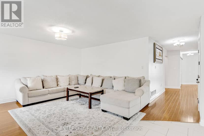 48 Avalanche Crescent — photo 11 of 40