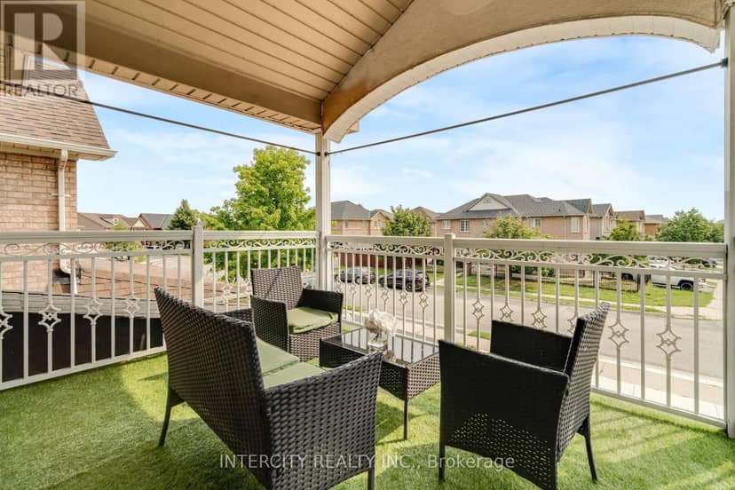 48 Avalanche Crescent — photo 32 of 40