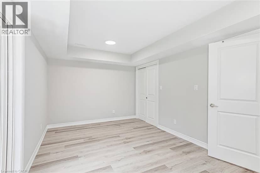 33 DAWSON Drive Unit# 1 — photo 11 of 40