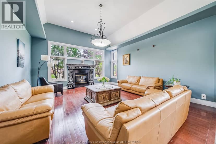 2990 Normandy Street — photo 10 of 40