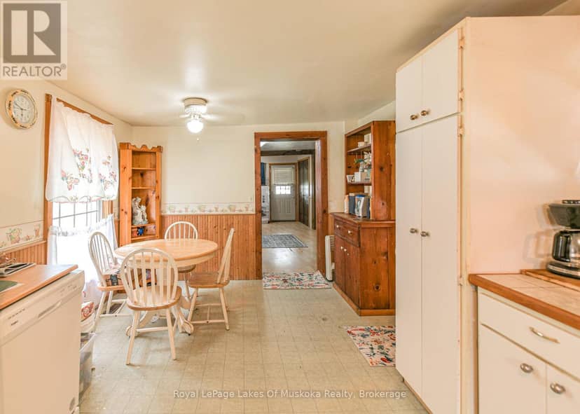 34 Young Street — photo 19 of 27