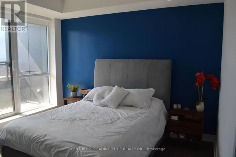 3806 - 318 Richmond Street W — photo 16 of 19