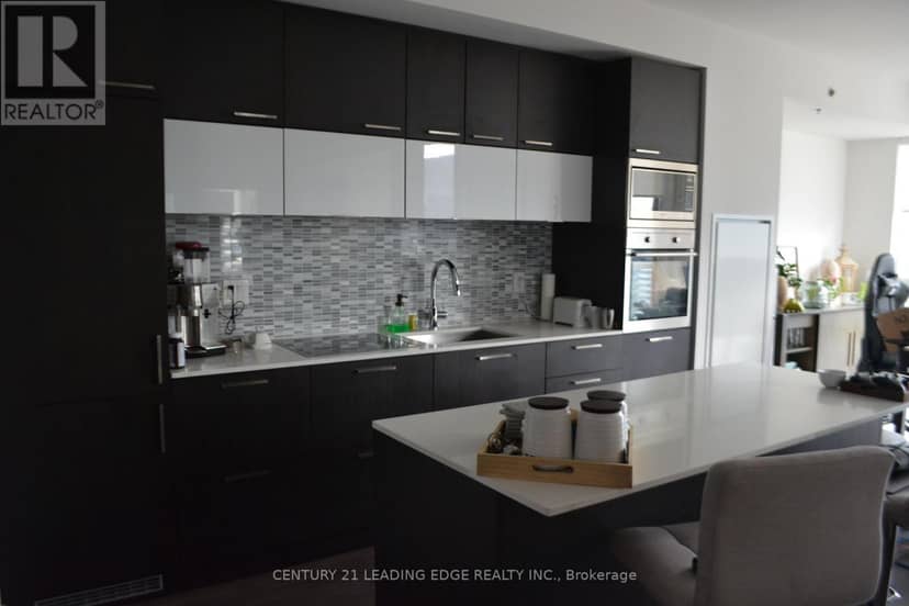 3806 - 318 Richmond Street W — photo 8 of 19