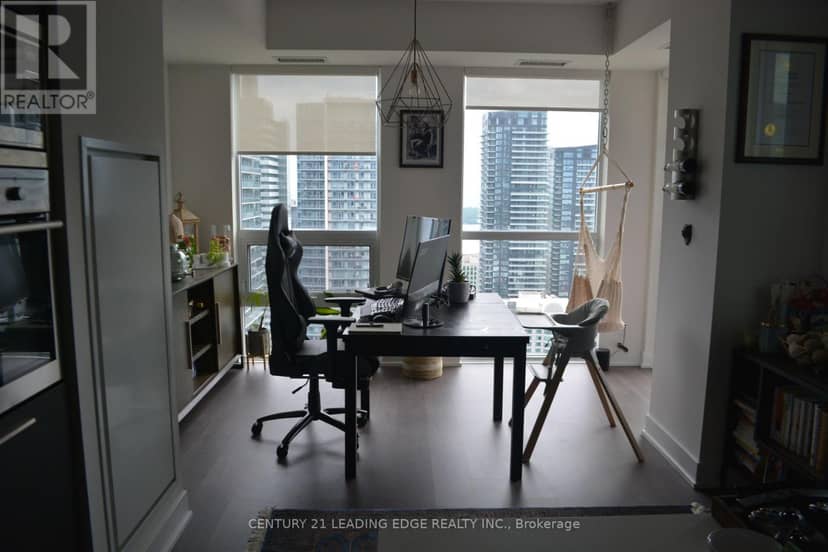 3806 - 318 Richmond Street W — photo 9 of 19
