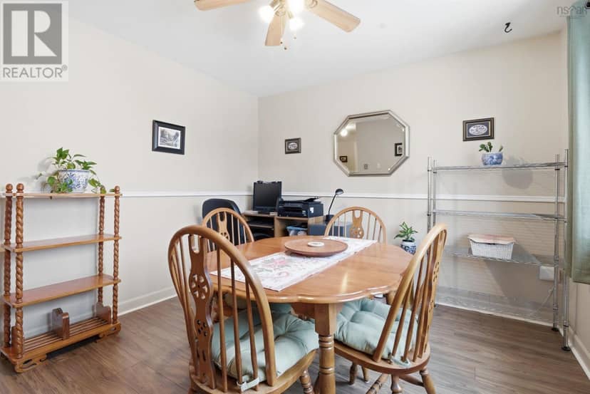 301 30 Attenborough Court — photo 12 of 25