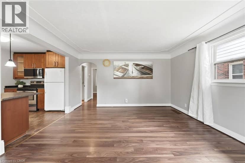61 GLENMOUNT Avenue — photo 10 of 40
