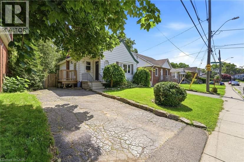 61 GLENMOUNT Avenue — photo 3 of 40