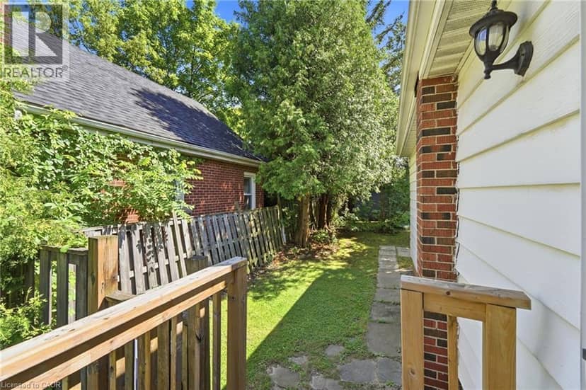 61 GLENMOUNT Avenue — photo 32 of 40