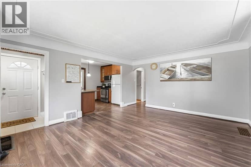 61 GLENMOUNT Avenue — photo 6 of 40