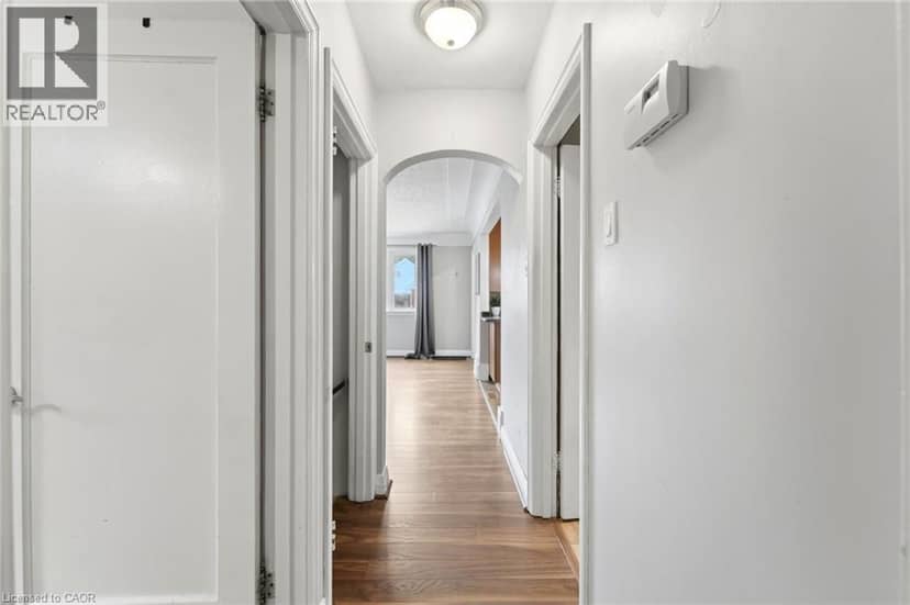 61 GLENMOUNT Avenue — photo 8 of 40