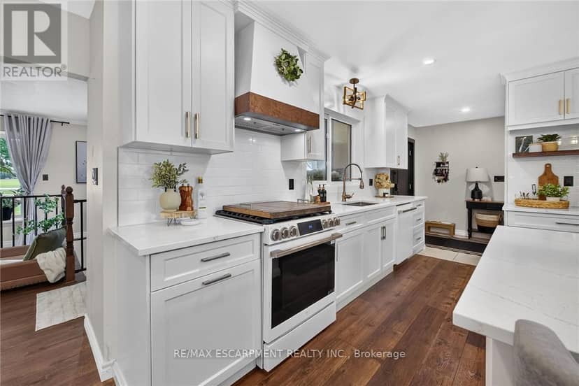 7079 Rainham Road — photo 10 of 40