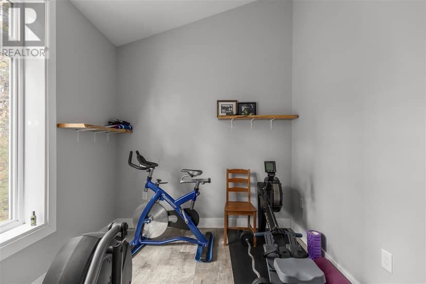 35 Emily CT — photo 15 of 40