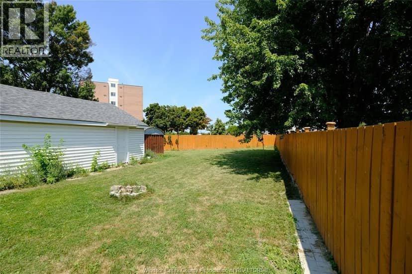 31 Maidstone AVENUE East — photo 4 of 14