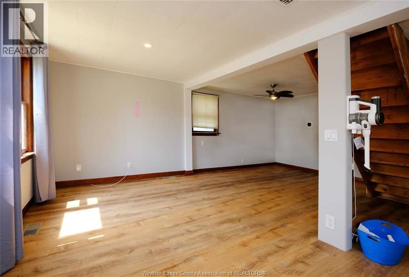 31 Maidstone AVENUE East — photo 7 of 14