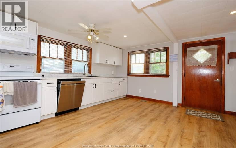 31 Maidstone AVENUE East — photo 5 of 14