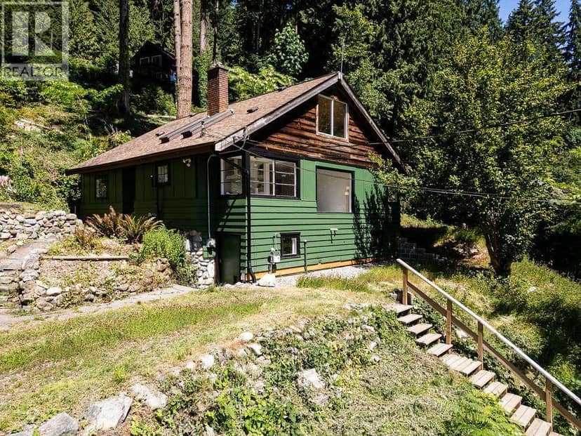 915 MARINE DRIVE, Gibsons