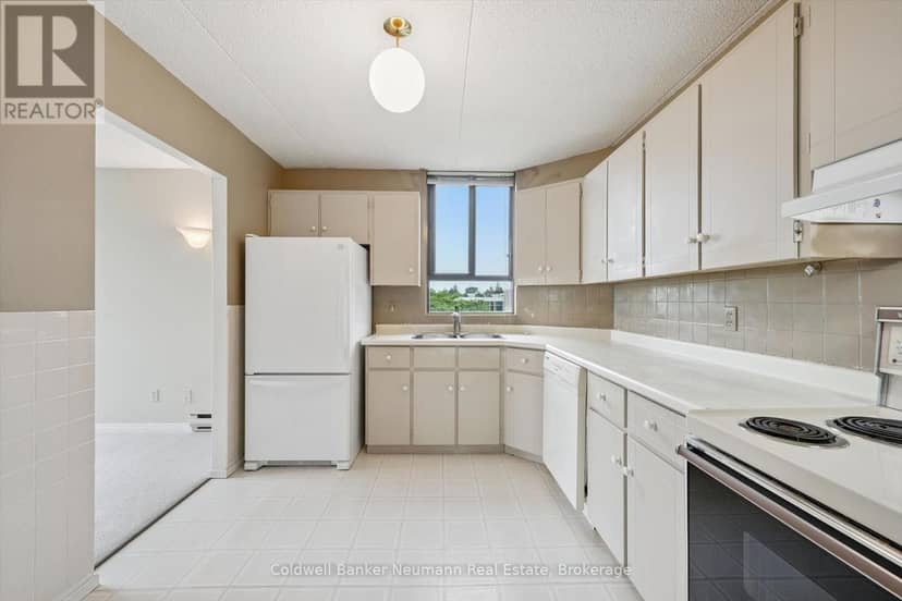 708 - 22 Marilyn Drive — photo 14 of 35
