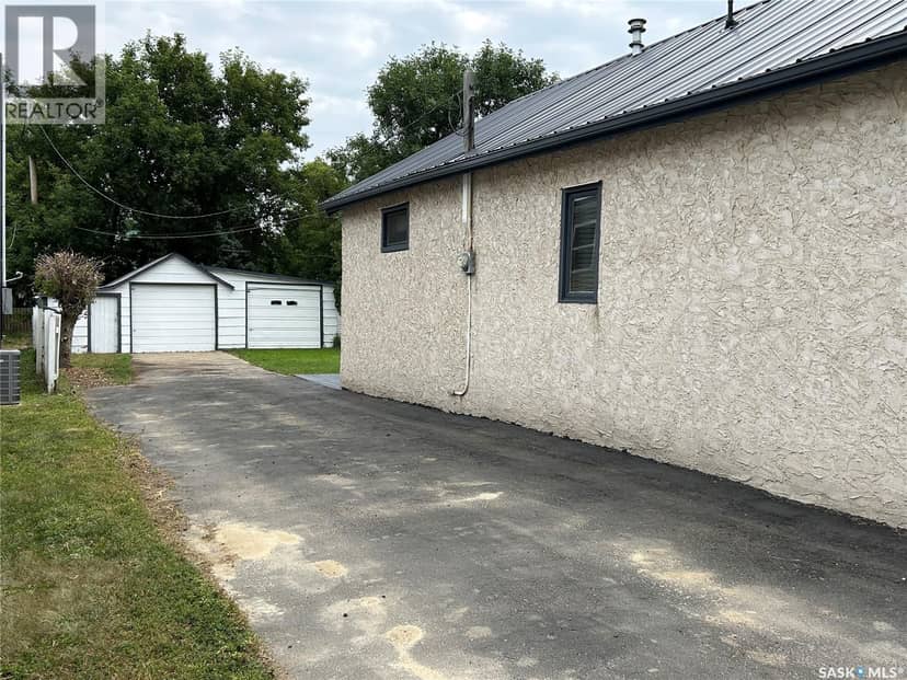 317 Aldridge STREET, Bienfait, photo 2