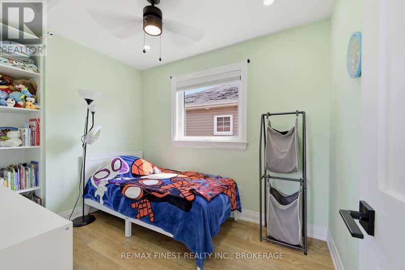 28 Melborne Court — photo 19 of 40