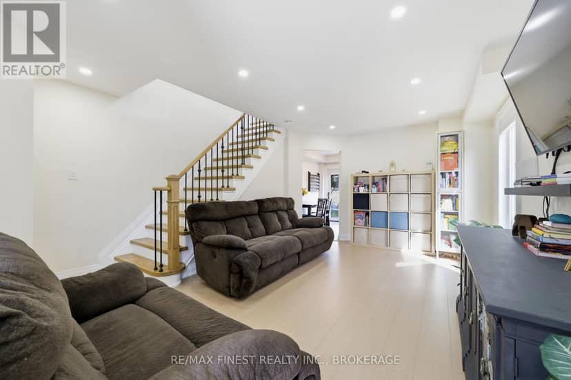 28 Melborne Court — photo 6 of 40