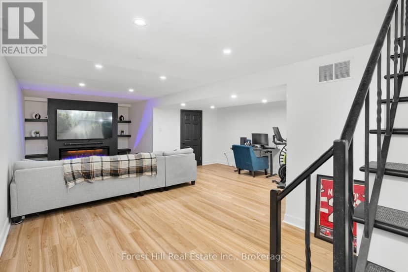 1 Maplecrest Court — photo 27 of 40