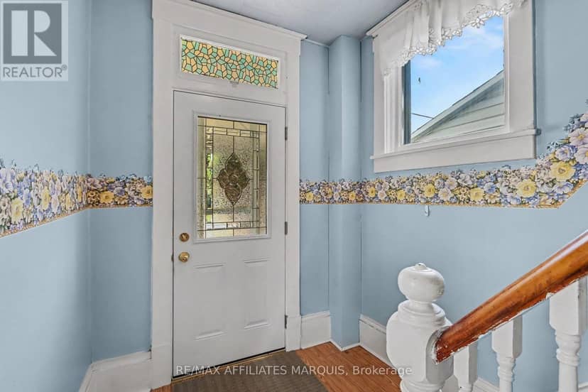 77 Russell Street E — photo 3 of 31
