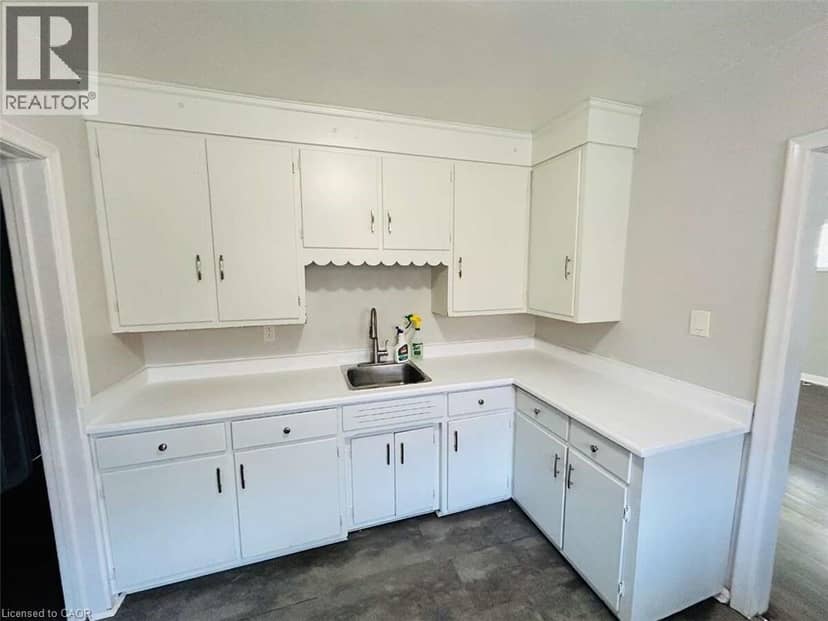 344 VICTORIA Avenue — photo 21 of 40