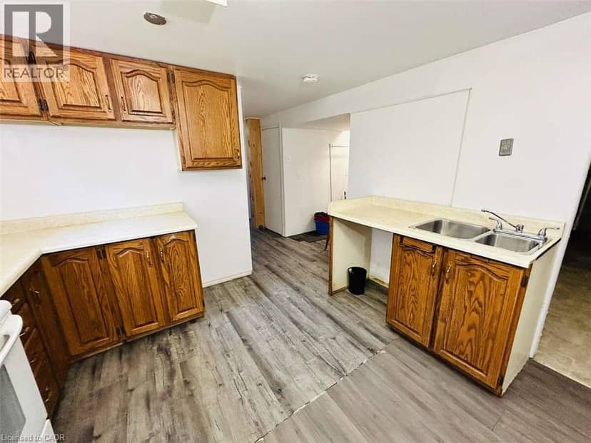 344 VICTORIA Avenue — photo 37 of 40