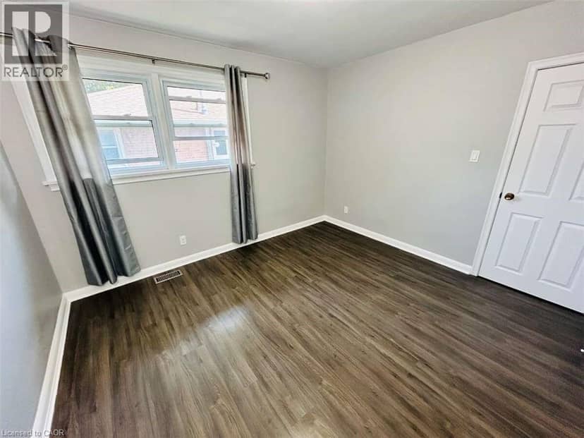344 VICTORIA Avenue — photo 16 of 40