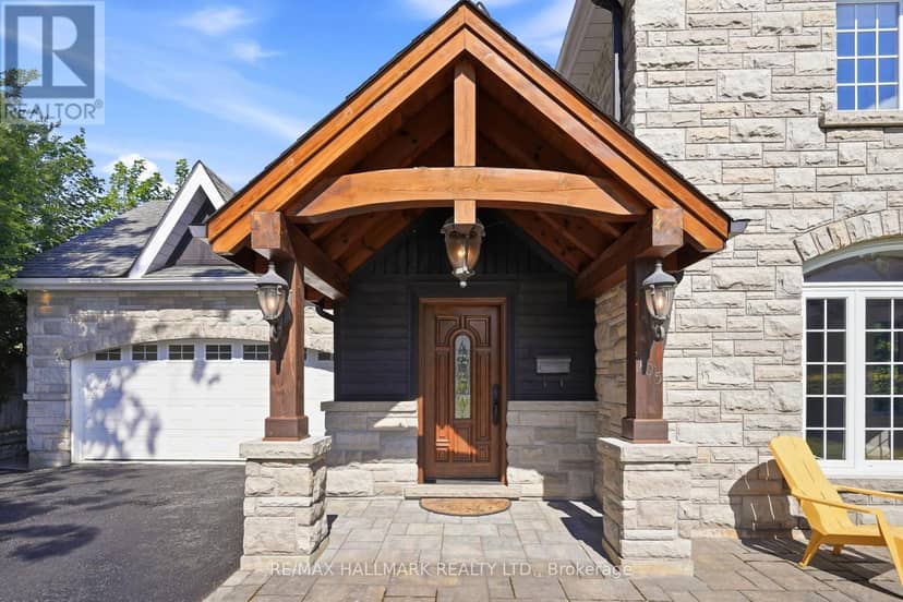 105 Duckworth Street, Barrie, photo 2