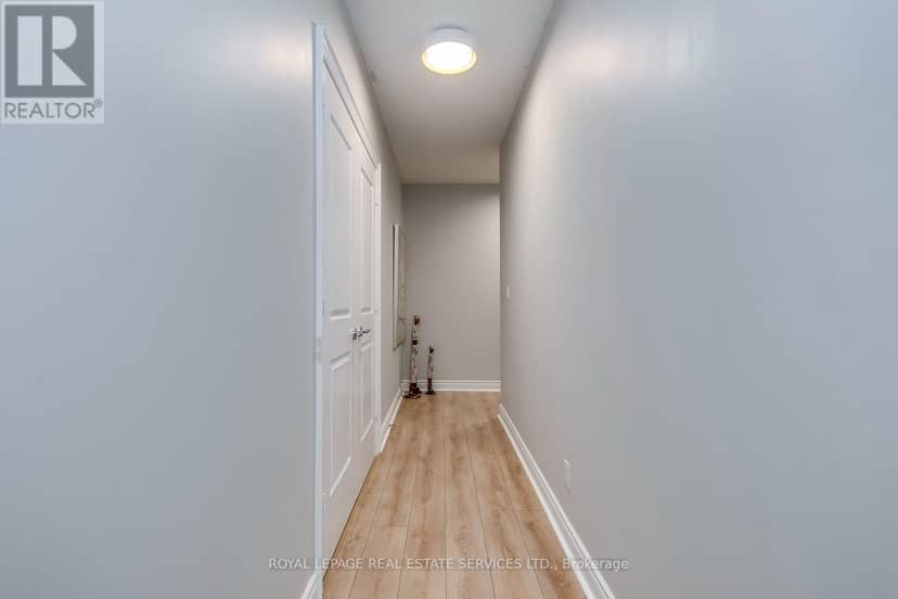 203 - 16 Brookers Lane — photo 19 of 36