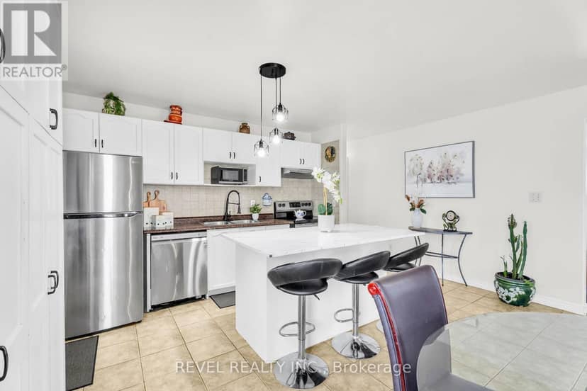 37 Wilson Crescent — photo 11 of 31