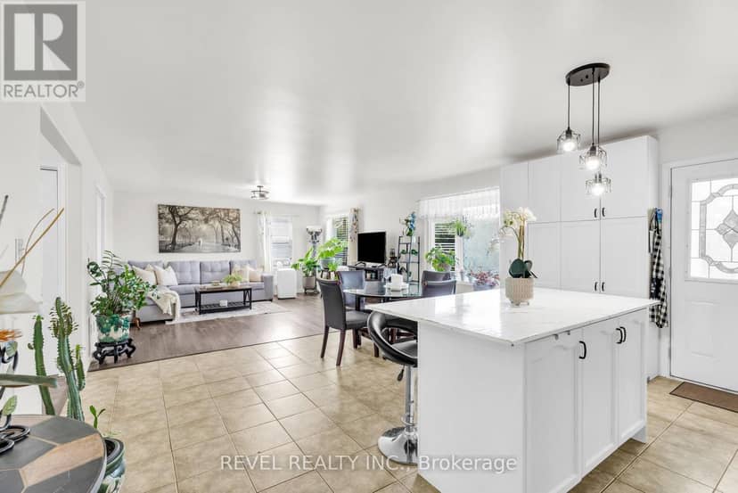 37 Wilson Crescent — photo 13 of 31