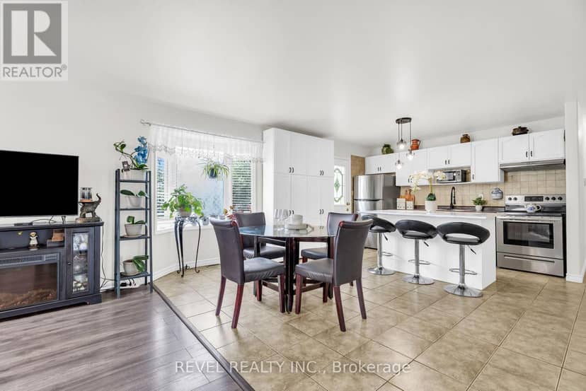 37 Wilson Crescent — photo 14 of 31