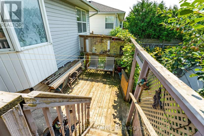 37 Wilson Crescent — photo 29 of 31
