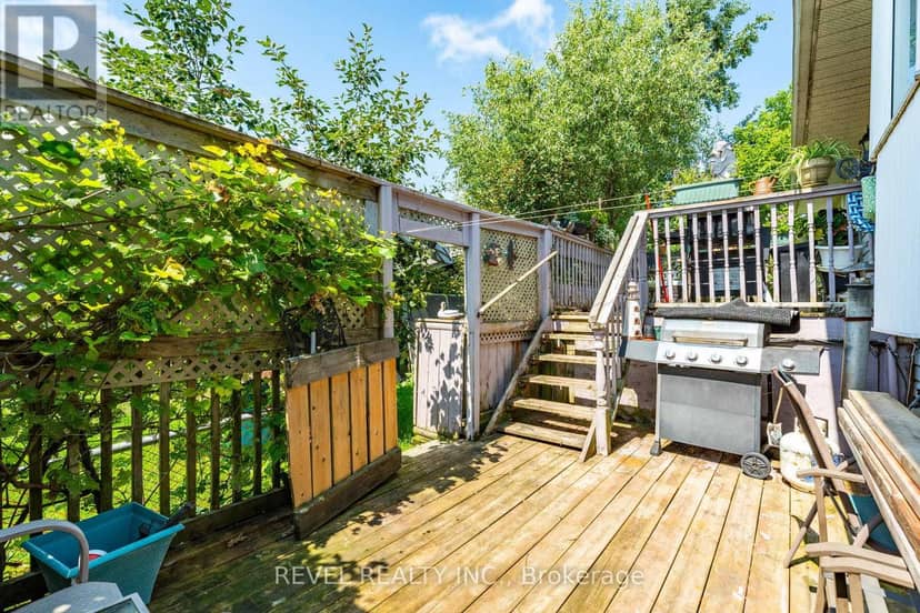 37 Wilson Crescent — photo 30 of 31