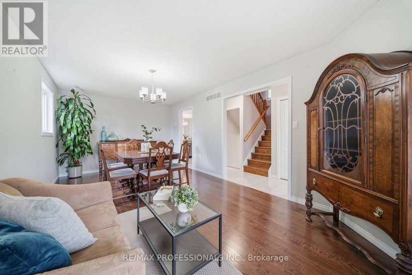 200 Morrison Drive — photo 9 of 32