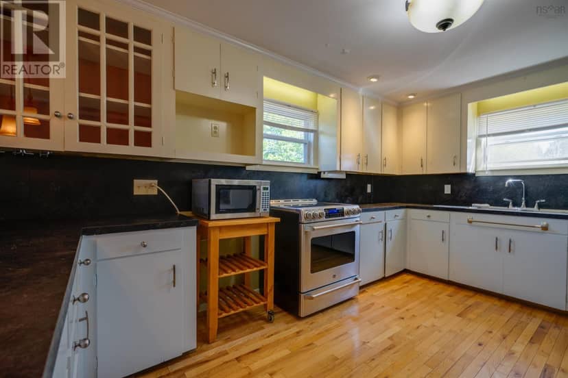 1685 Granville Road — photo 12 of 40