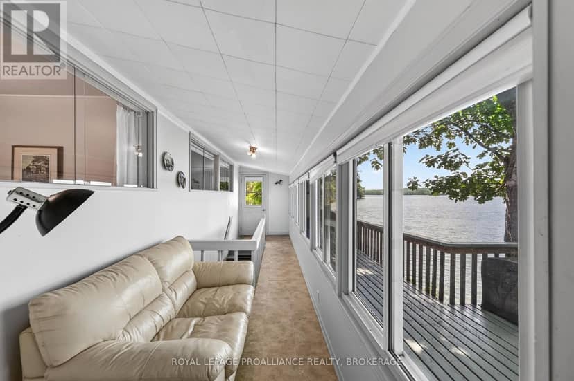 1403B Everett Lane — photo 13 of 33