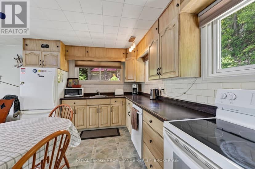 1403B Everett Lane — photo 5 of 33