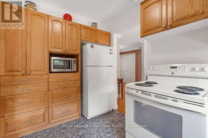 794 Foxboro Stirling Road — photo 11 of 40