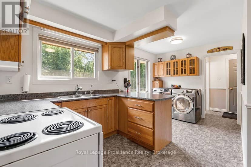 794 Foxboro Stirling Road — photo 9 of 40
