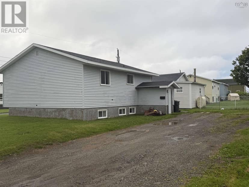 384 Fourteenth Street, New Waterford, photo 3