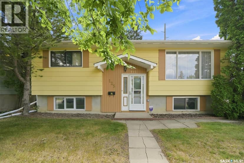 125 Arnason CRESCENT — photo 1 of 33