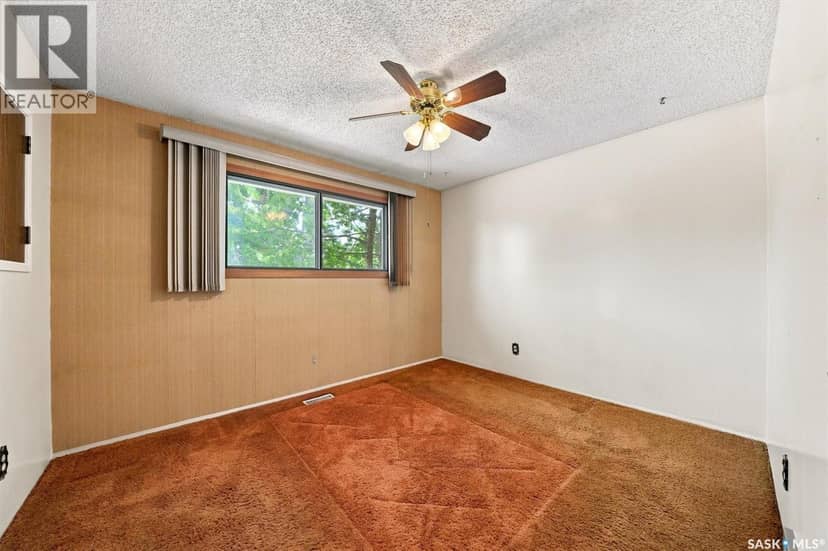 125 Arnason CRESCENT — photo 10 of 33