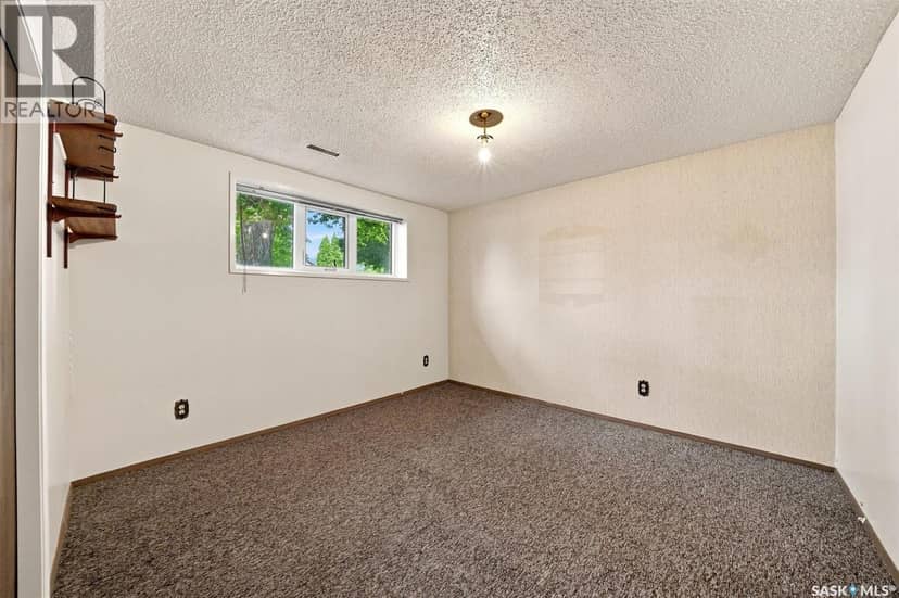 125 Arnason CRESCENT — photo 22 of 33